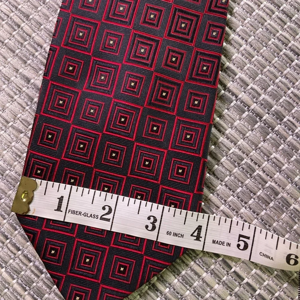 Tesoro Rosso Mens Silk Tie Red Black Geometric Square Pattern Handmade 60x4